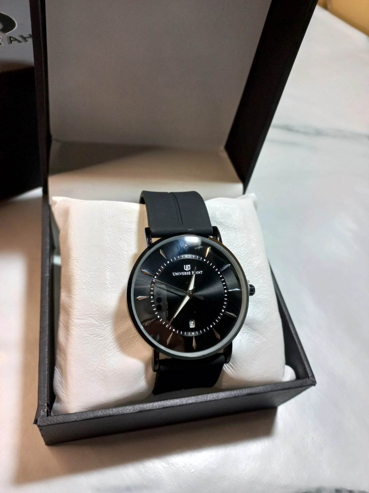 Universal Point Watch for men Slim Black- Magnetic Strap Watch in Pakistan - RiwayatbyRida